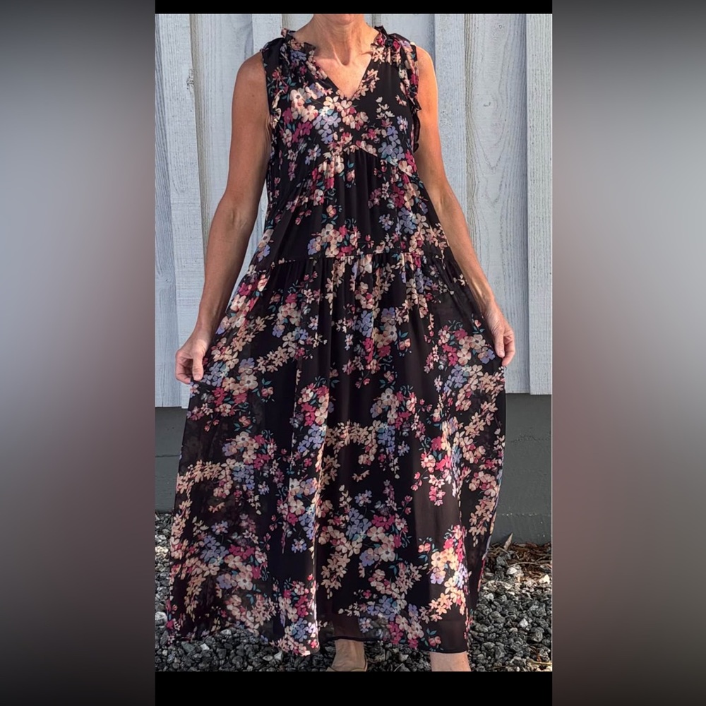 Sleeveless Floral Black Maxi Dress